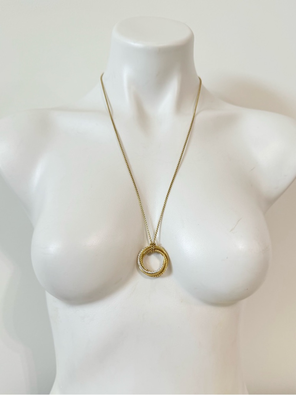 David Yurman 18K Gold Diamond Large Crossover Circle Adjustable Necklace - Picture 5 of 10